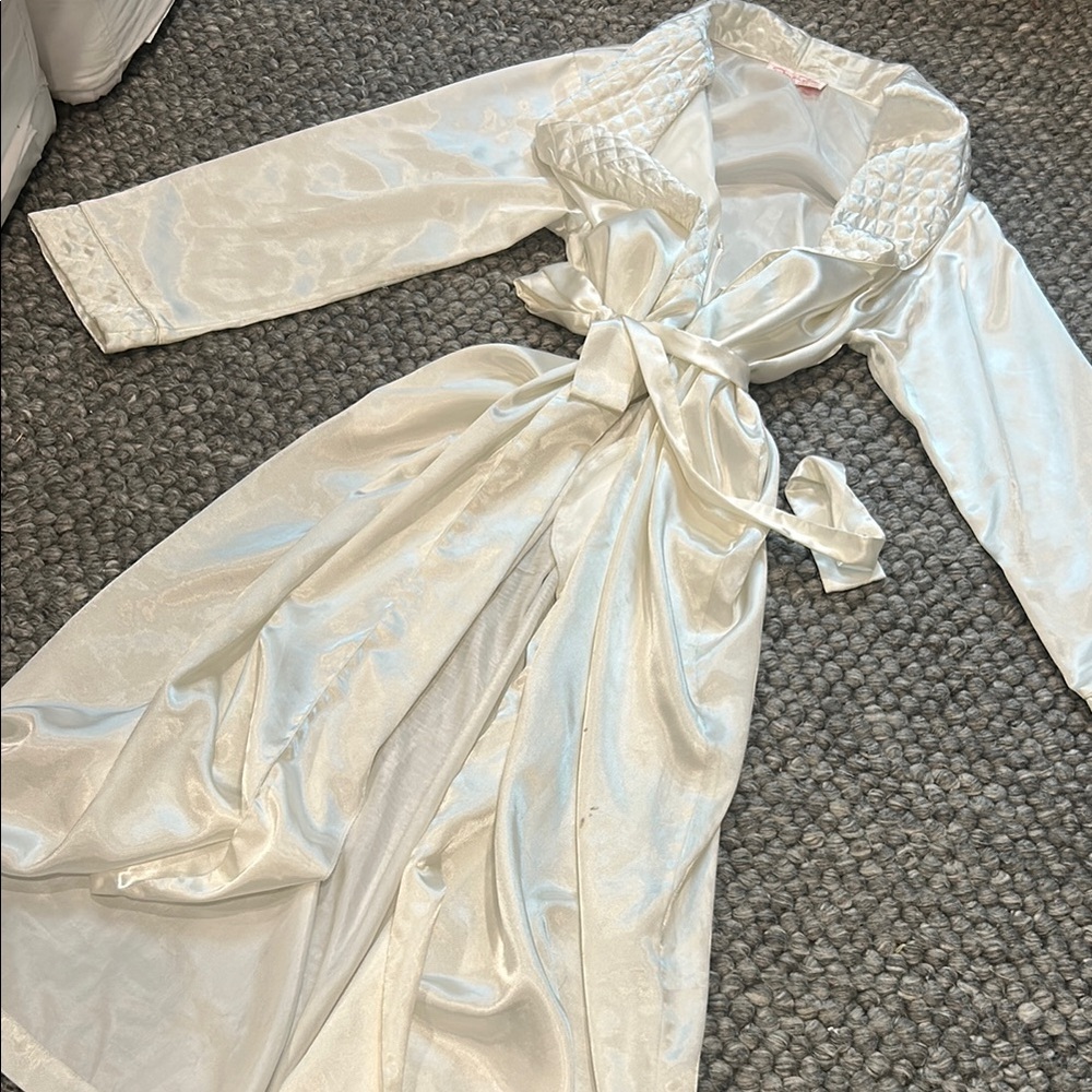 Oscar De La Renta Pink Label Cream Satin Robe One Size Fits All - Picture 11 of 13